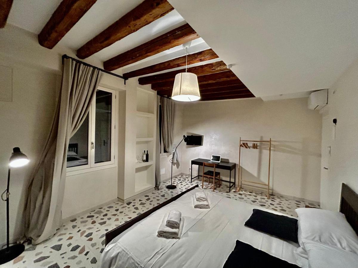 Farini Suites Wi-Fi Венеция Экстерьер фото