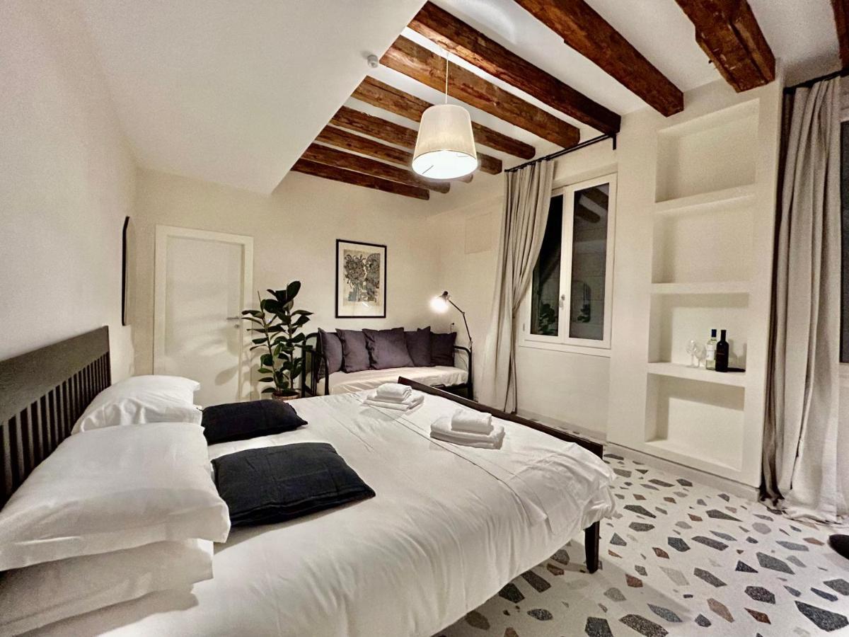 Farini Suites Wi-Fi Венеция Экстерьер фото