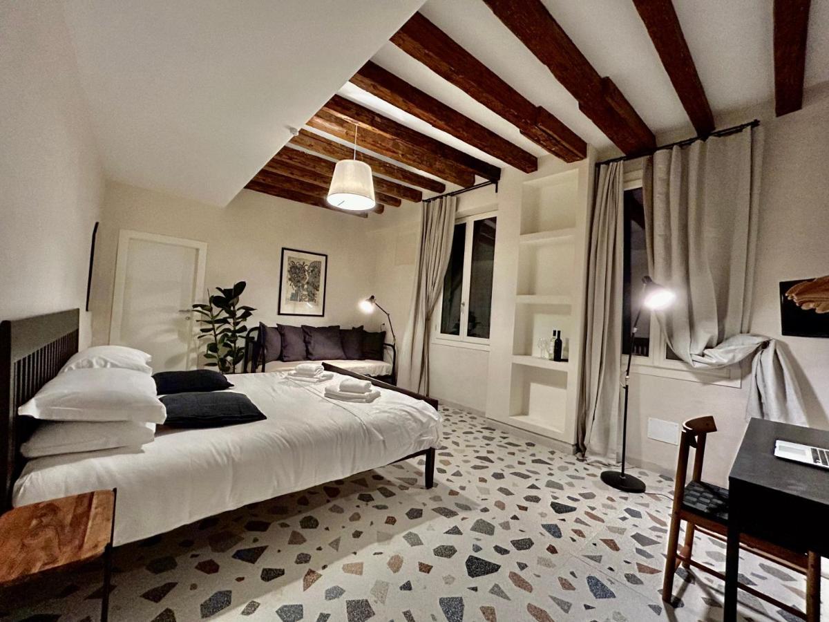 Farini Suites Wi-Fi Венеция Экстерьер фото