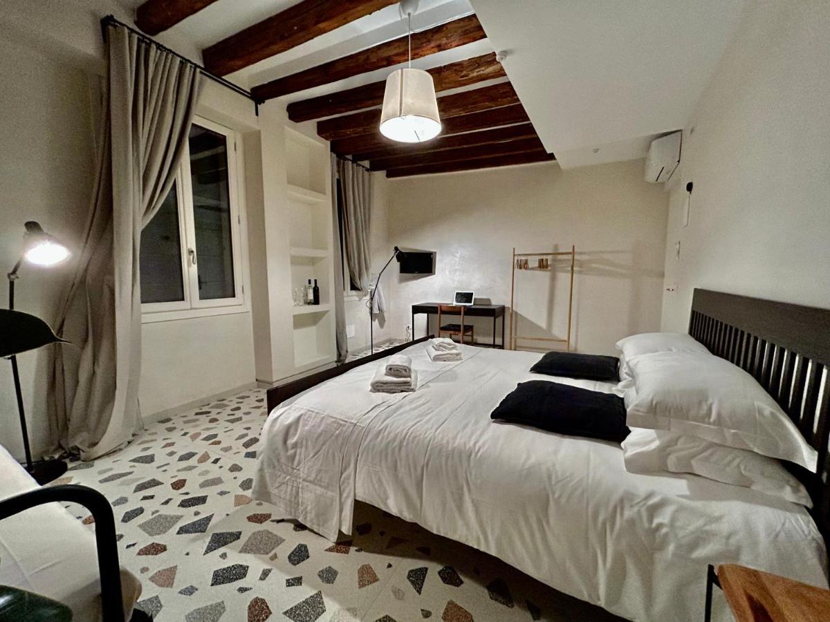 Farini Suites Wi-Fi Венеция Экстерьер фото