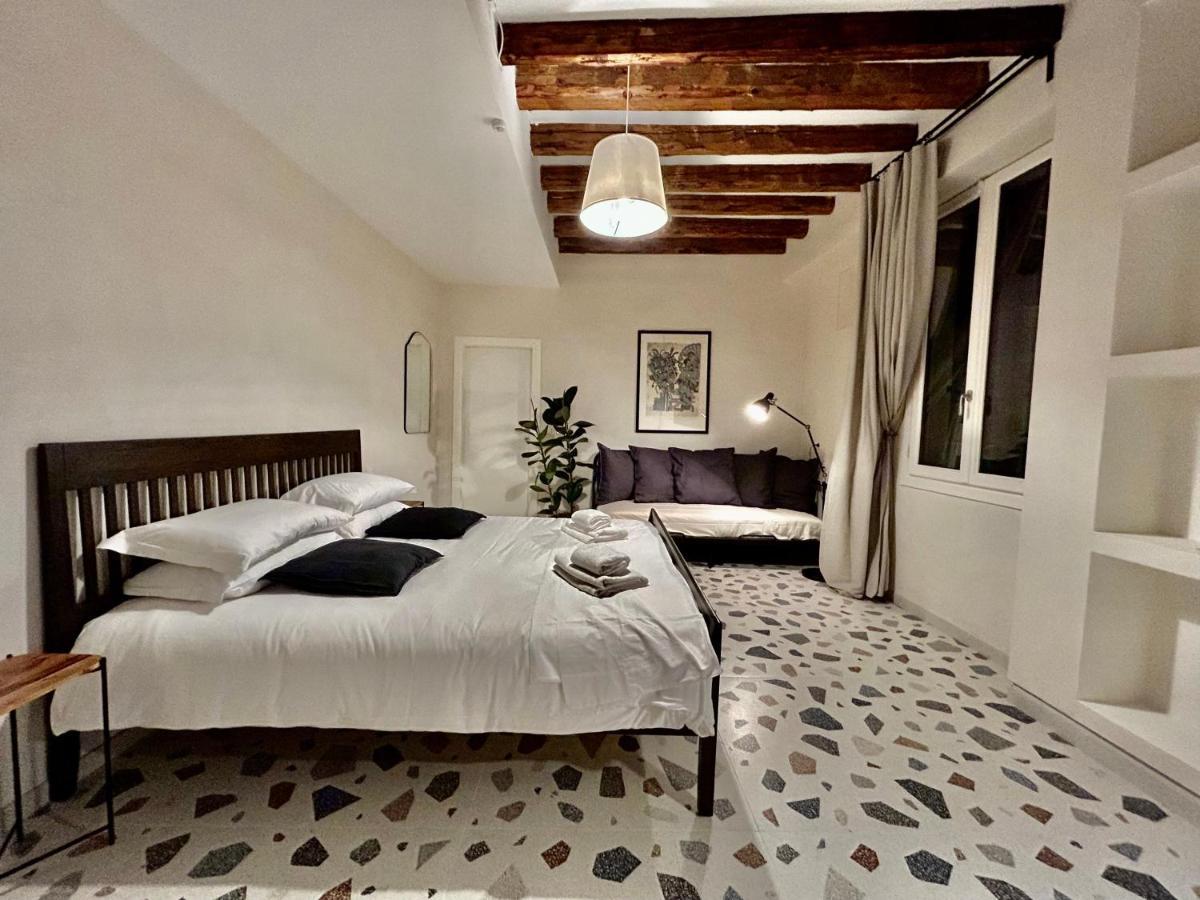 Farini Suites Wi-Fi Венеция Экстерьер фото