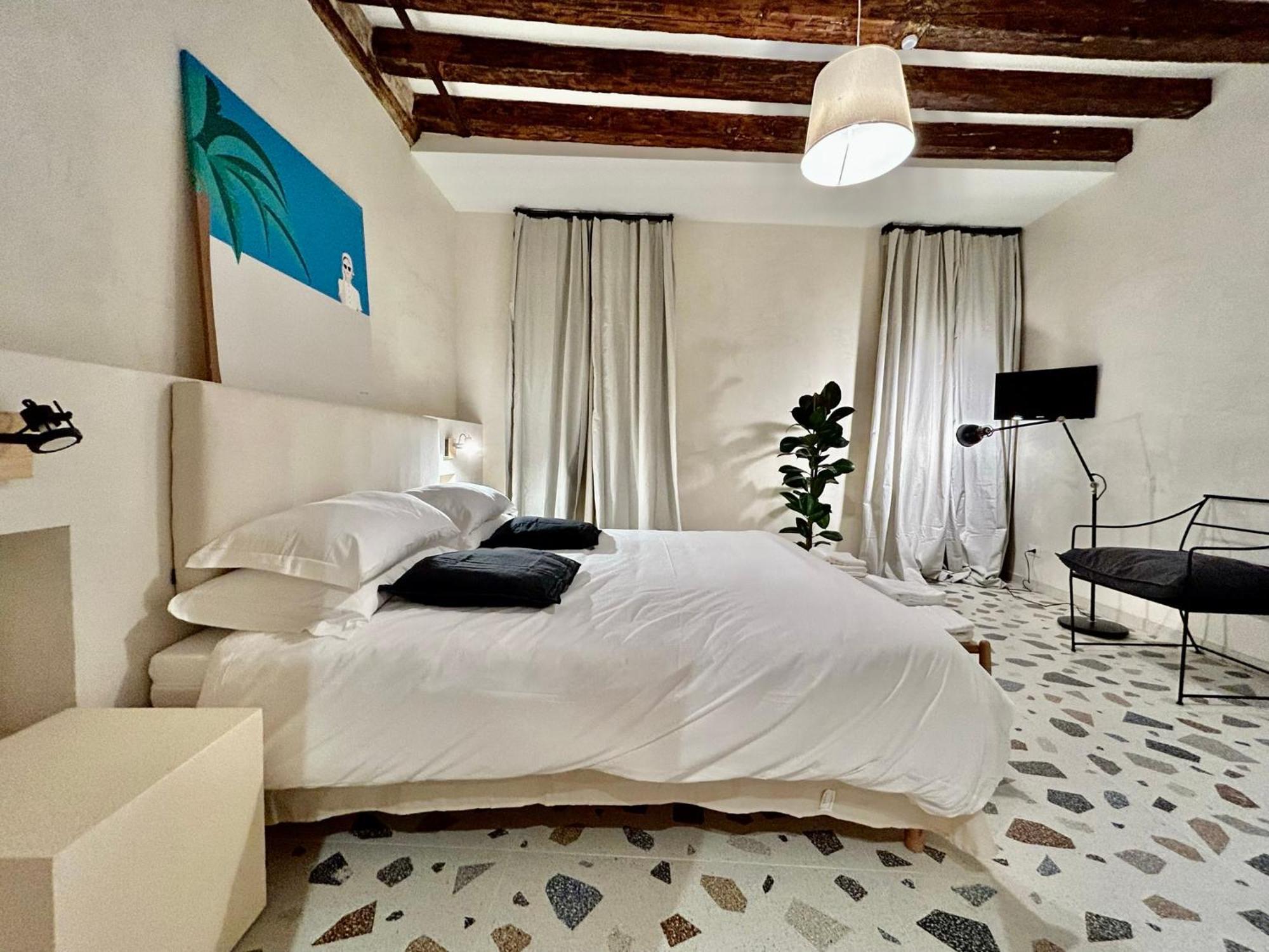 Farini Suites Wi-Fi Венеция Экстерьер фото