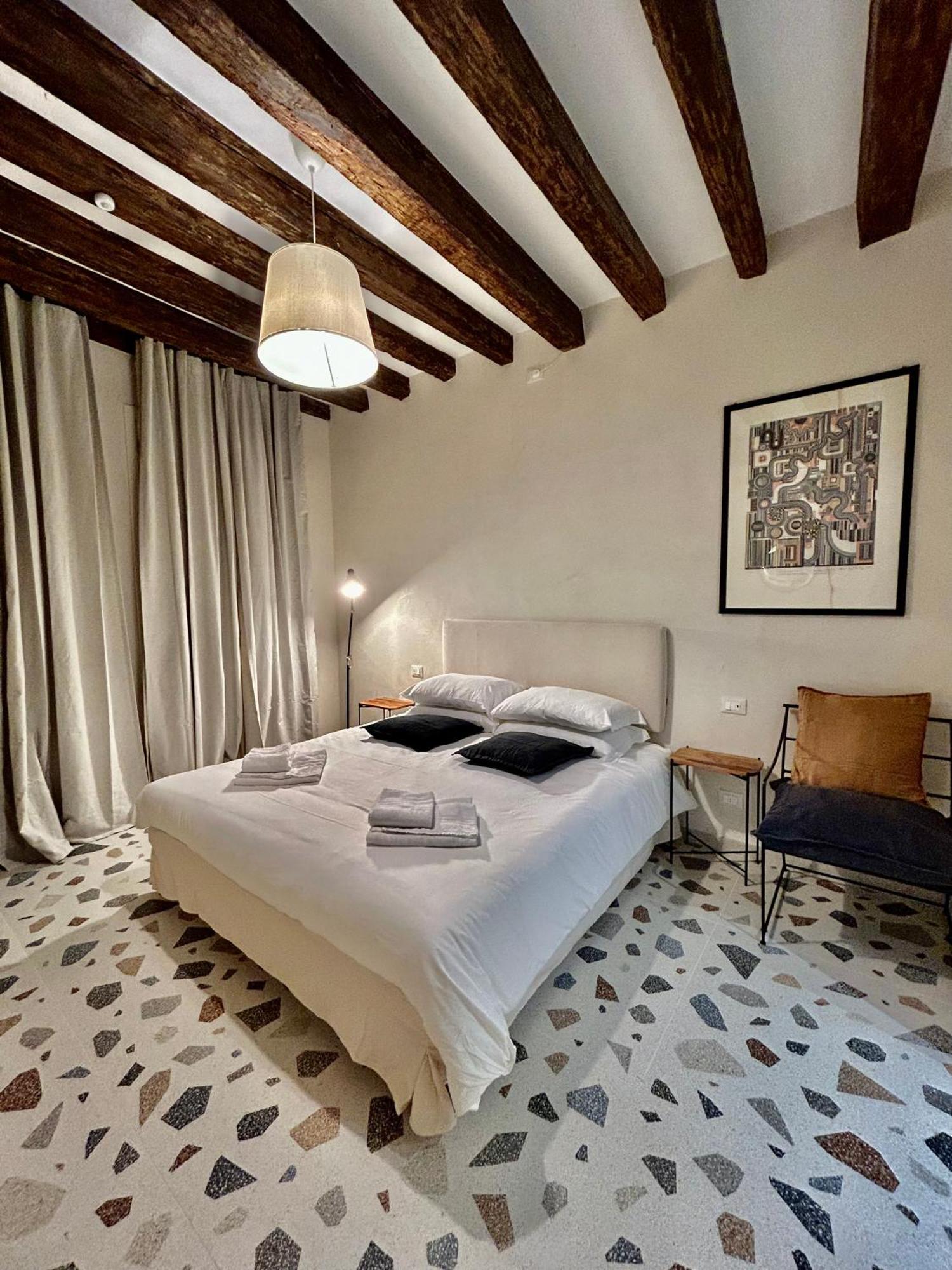 Farini Suites Wi-Fi Венеция Экстерьер фото