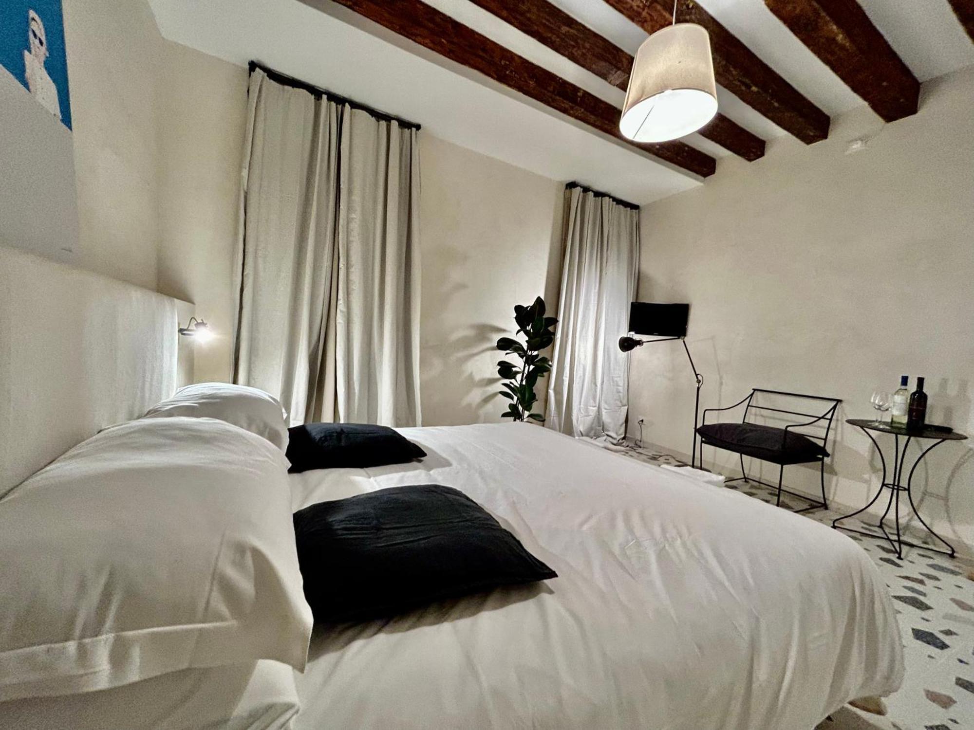 Farini Suites Wi-Fi Венеция Экстерьер фото