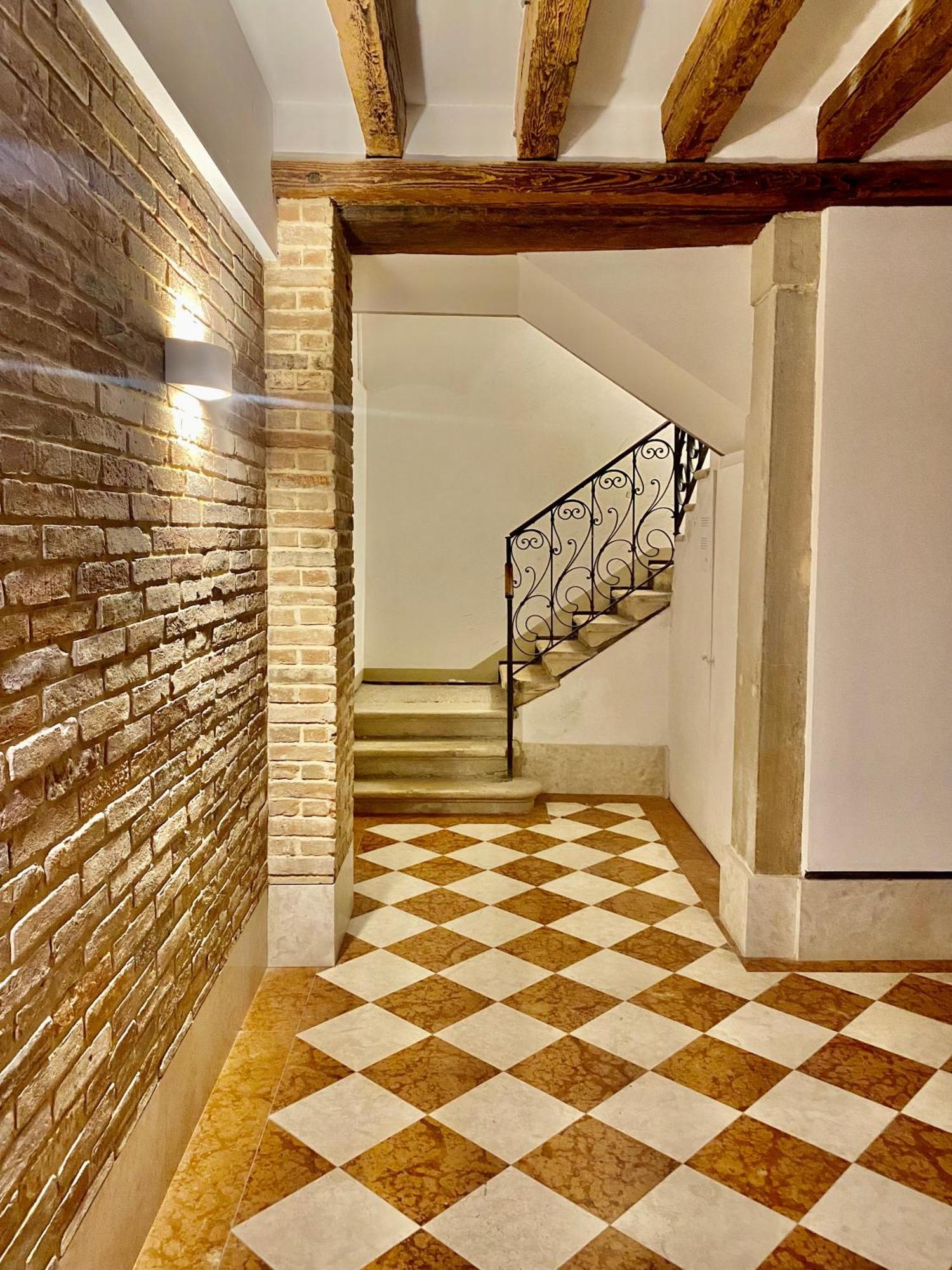 Farini Suites Wi-Fi Венеция Экстерьер фото